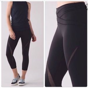 Lululemon free flow crop leggings